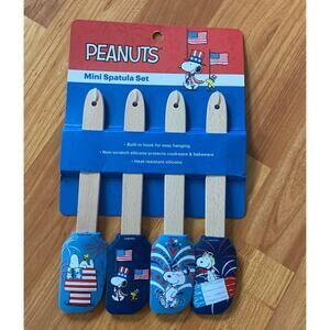 Set of 4‎ Peanuts Mini Spatulas